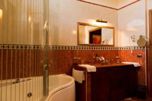 Um banheiro em Parco dei Principi Hotel