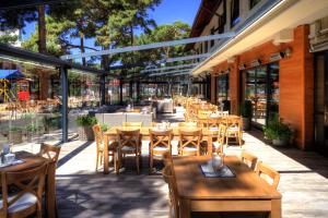 Restauracja lub miejsce do jedzenia w obiekcie Columbus Rowy