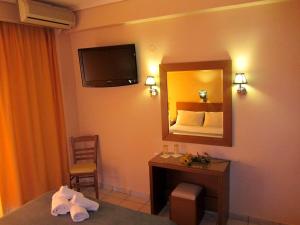 TV a/nebo společenská místnost v ubytování Hotel Lito