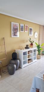 Część wypoczynkowa w obiekcie Apartment Campoamor Descansa