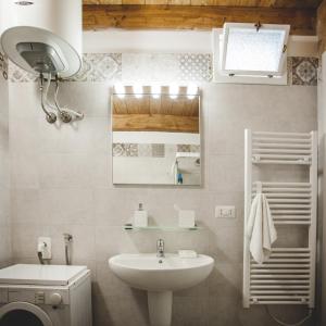 Ένα μπάνιο στο La Casa Dei Nonni