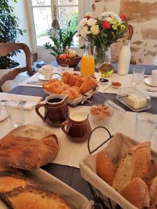 Завтрак для гостей Jardin de Mathilde