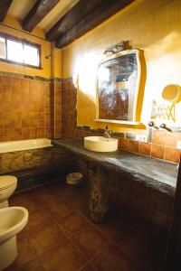 A bathroom at Orgullo Rural