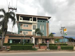 チャオラオビーチにあるBaan Ton Chanの通り側の喫茶店