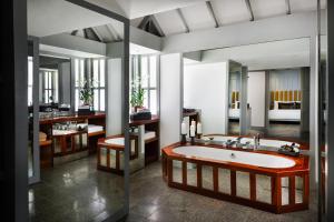 Fotografie z fotogalerie ubytování The Surin Phuket v destinaci Surin pláž