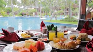 Frukostalternativ för gäster på Holiday Resort Lombok