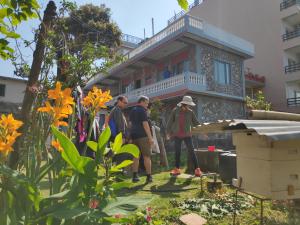 Vườn quanh Hotel Mountain View - Lakeside Pokhara