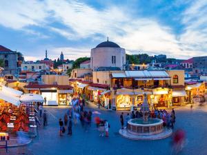Nespecifikovaný výhled na destinaci Město Rhodos nebo výhled na město při pohledu z penzionu – hostince