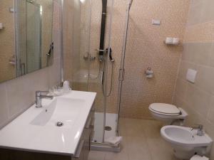 A bathroom at Hotel Europa