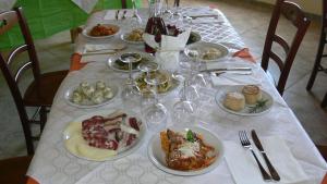 Lunch och/eller middagsalternativ för gäster på Agriturismo Serre