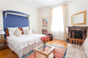 Postel nebo postele na pokoji v ubytování Brenwin Guest House + 28 fotografií
