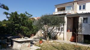 En have udenfor Veli Brig Apartment