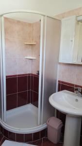 Et badeværelse på Veli Brig Apartment + 27 billeder