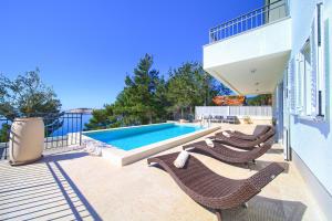 Swimming pool sa o malapit sa Villa St. Martin-Reef