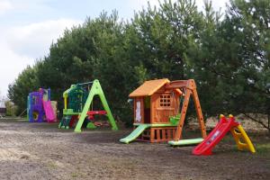 Kawasan permainan kanak-kanak di White Lake Villa