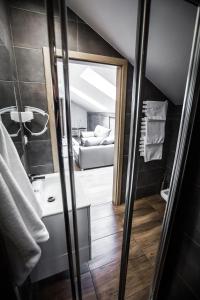 Kúpeľňa v ubytovaní Apartamenty przy skoczni + 37 fotografií