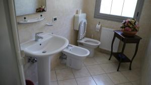Kúpeľňa v ubytovaní Albergo Ristorante Sterlina + 19 fotografií