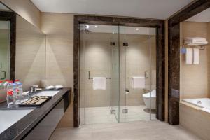 Koupelna v ubytování Wyndham Opi Hotel Palembang