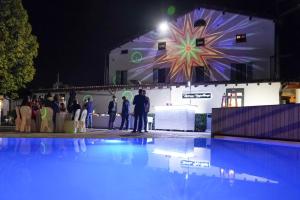 Bazén v ubytovaní taverna napoleone alebo v jeho blízkosti