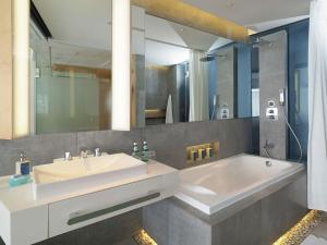 Koupelna v ubytování IZE Seminyak by LifestyleRetreats