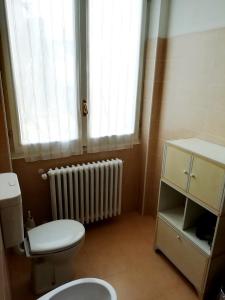 A bathroom at Invorio La Corte