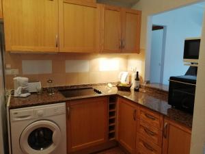 A kitchen or kitchenette at Apartament La Bonita