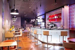 Reštaurácia alebo iné gastronomické zariadenie v ubytovaní Ibis Praha Old Town