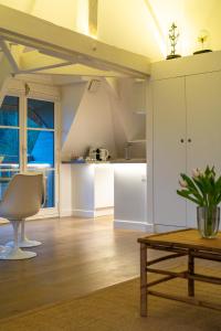 Gallery image of New Cottage & spa de nage Guesthouse in Honfleur