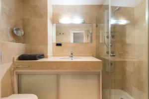 Kúpeľňa v ubytovaní Comfy on the beach By CanariasGetaway + 22 fotografií