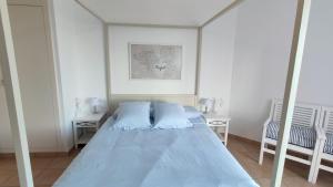 Posteľ alebo postele v izbe v ubytovaní Moderna Villa Cerca de la Playa Almadrava + 37 fotografií
