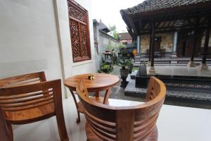 Pondok Serayu的阳台或露台