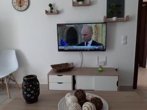 TV a/nebo společenská místnost v ubytování Skala Pearls A1