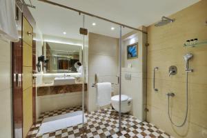A bathroom at The Fern Residency, Jaipur