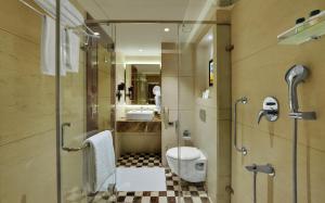 A bathroom at The Fern Residency, Jaipur