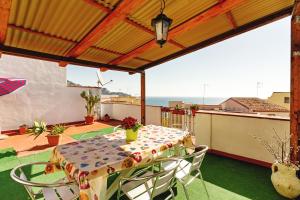 Balkón alebo terasa v ubytovaní Seaview Terrace Sunny Apartment