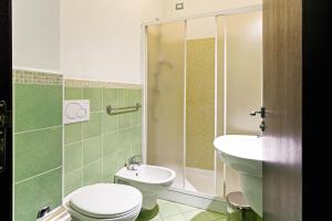 Kúpeľňa v ubytovaní Seaview Terrace Sunny Apartment + 17 fotografií