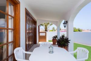 Imagen de la galería de CASA BRANSFORD, Excellent, Sunny House with Private Heated Pool, en San Miguel de Abona