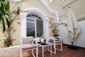 Posedenie v ubytovaní Spacious 2 Bed Duplex in Aloha Gardens close to Puerto Banus
