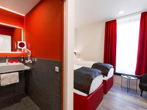 Posezení v ubytování DORMERO Hotel Roth