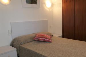 Postel nebo postele na pokoji v ubytování Cala Dorada Rentalmar + 20 fotografií