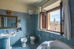 Koupelna v ubytování I Portici Hotel - Residenza D'Epoca