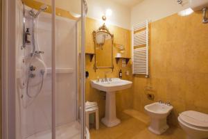 Koupelna v ubytování I Portici Hotel - Residenza D'Epoca