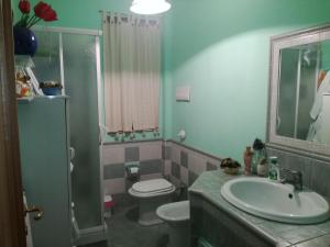 A bathroom at Odori di zagara Még 27 kép