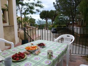 Φαγητό σε αυτό το διαμέρισμα ή κάπου εκεί κοντά