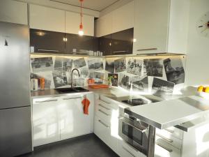 Kuchnia lub aneks kuchenny w obiekcie Sunshine Rooms