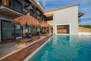 Bazén v ubytování Caribbean Paradise Hotel & Spa - 5th Avenue nebo v jeho okolí