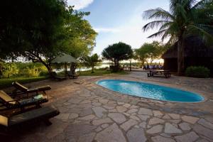 Kiambi Safaris Lodge tesisinde veya buraya yakın yüzme havuzu