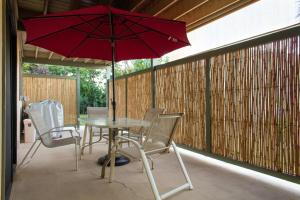 South Maui 1 BR Guest Suite - Kamaole Beach Area的阳台或露台