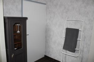 Fotografie z fotogalerie ubytování Chambres d'hôtes L'Aubaine avec jacuzzi v destinaci Wanquetin