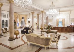 Grand Hotel Rimini的休息区